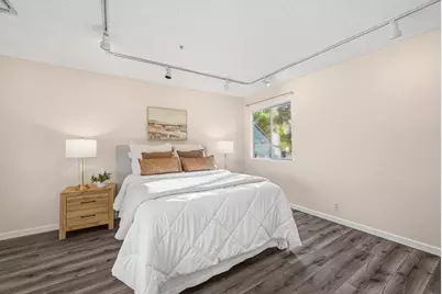 98 Pelican Ln, Redwood City, CA 94065 - Photo 17