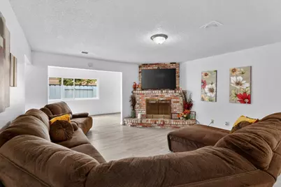 18624 Eisenhower St, Salinas, CA 93906 - Photo 7