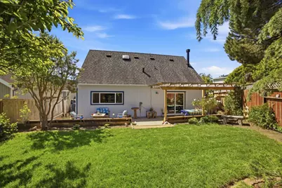560 Terrace Ave, Moss Beach, CA 94038 - Photo 5