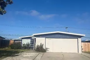 117 Magnolia Dr, Salinas, CA 93905 - Photo 1