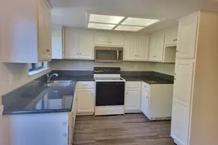801 Nash Rd A9, Hollister, CA 95023 - Photo 3
