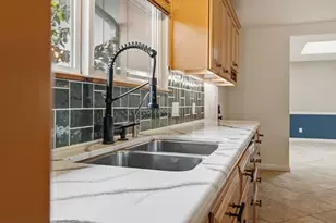 739 Bellarmine Dr, Salinas, CA 93901 - Photo 13