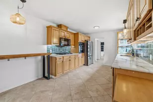 739 Bellarmine Dr, Salinas, CA 93901 - Photo 15
