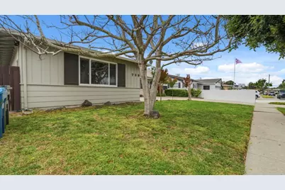739 Bellarmine Dr, Salinas, CA 93901 - Photo 75