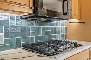 739 Bellarmine Dr, Salinas, CA 93901 - Photo 11