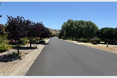 21123 Valle San Juan Dr, Salinas, CA 93907 - Photo 5