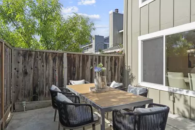 1105 Sprague Ln, Foster City, CA 94404 - Photo 9