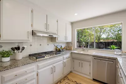 12139 Marilla Dr, Saratoga, CA 95070 - Photo 11