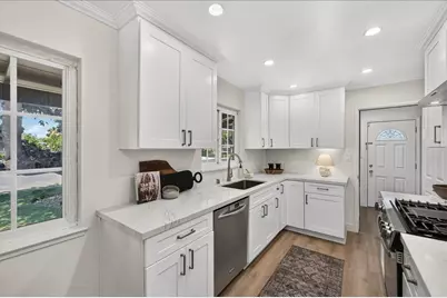 2130 Roenoke Way, San Jose, CA 95128 - Photo 25