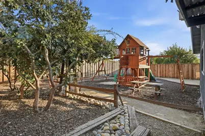 1301 Highland Dr, Hollister, CA 95023 - Photo 45