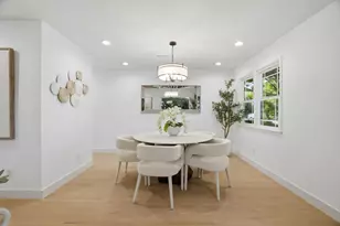 385 Carmelita Dr, Mountain View, CA 94040 - Photo 13