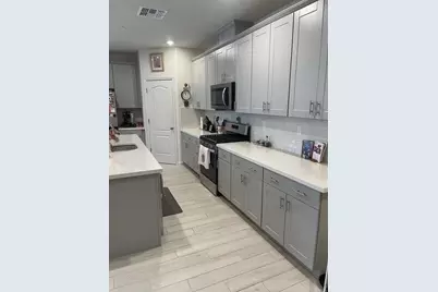 2001 Wildflower Dr, Hollister, CA 95023 - Photo 5