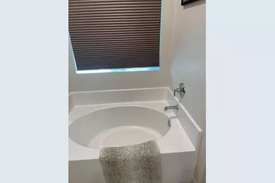 2001 Wildflower Dr, Hollister, CA 95023 - Photo 23