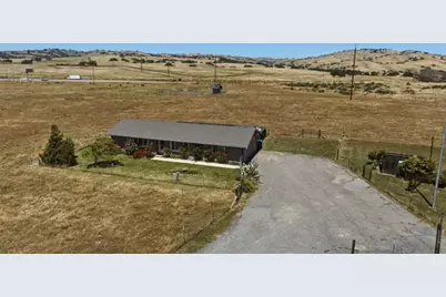 38780 Dinosaur Point Rd, Hollister, CA 95023 - Photo 17