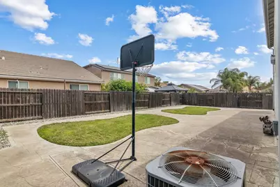 725 Oxalis Dr, Newman, CA 95360 - Photo 37