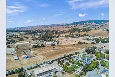 2055 Rucker Ave, Gilroy, CA 95020 - Photo 17