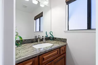 801 Nash Rd B10, Hollister, CA 95023 - Photo 17