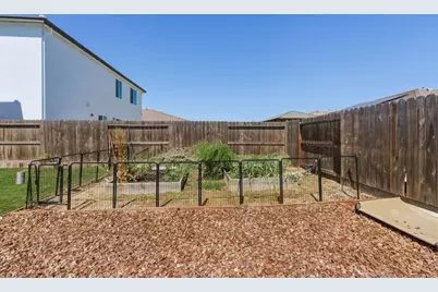2042 Michelle St, Los Banos, CA 93635 - Photo 45