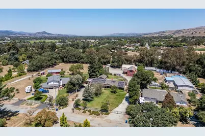 2025 Jeanie Ln, Gilroy, CA 95020 - Photo 75