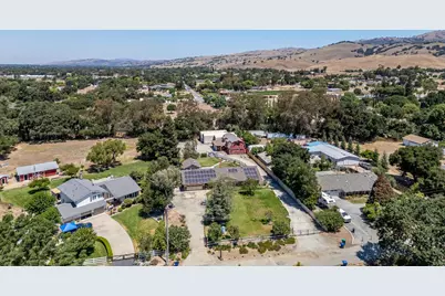 2025 Jeanie Ln, Gilroy, CA 95020 - Photo 77