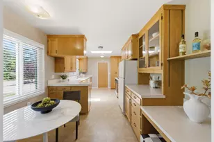 221 W Floresta Way, Portola Valley, CA 94028 - Photo 9