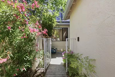 3 Daffodil Ln, San Carlos, CA 94070 - Photo 3