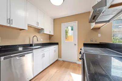 125 Connemara Way 22, Sunnyvale, CA 94087 - Photo 9
