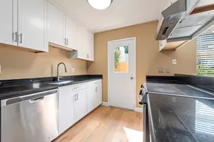 125 Connemara Way 22, Sunnyvale, CA 94087 - Photo 9