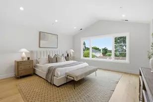 2896 Hillside Dr, Burlingame, CA 94010 - Photo 23