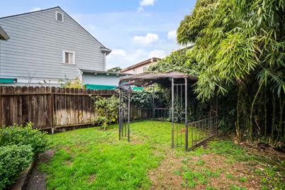 10510 East Ct, Oakland, CA 94603 - Photo 15