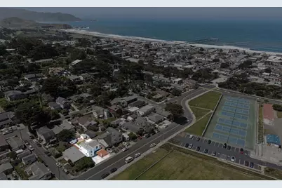 330 Paloma Ave, Pacifica, CA 94044 - Photo 47