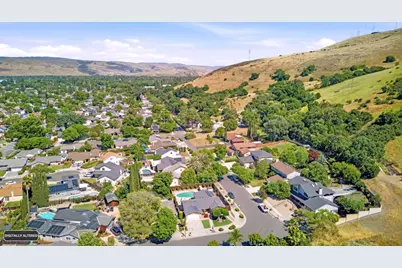 327 Saint Julie Dr, San Jose, CA 95119 - Photo 61