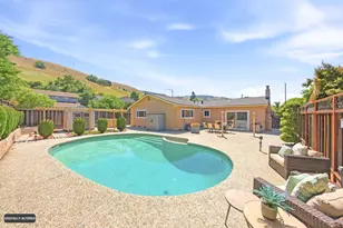 327 St Julie Dr, San Jose, CA 95119 - Photo 41