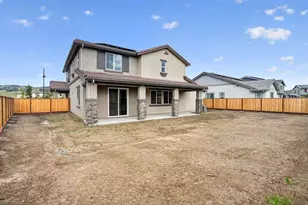 197 Golden Gate Ln, Vacaville, CA 95687 - Photo 15