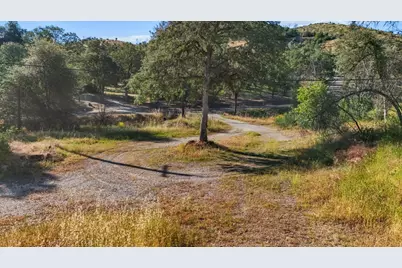 16416 Lower Springs Rd, Redding, CA 96001 - Photo 9