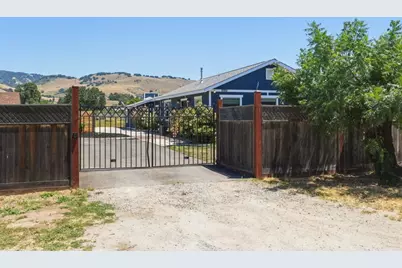 10930 Foothill Ave, Gilroy, CA 95020 - Photo 43