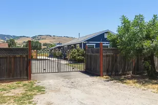 10930 Foothill Ave, Gilroy, CA 95020 - Photo 43