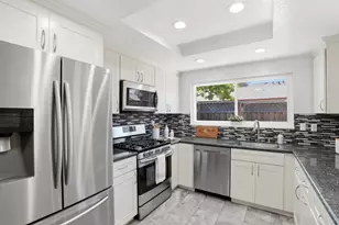 1381 Millich Ln, San Jose, CA 95117 - Photo 13