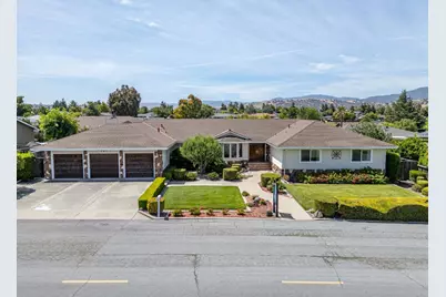 747 Ridgemark Dr, Hollister, CA 95023 - Photo 1
