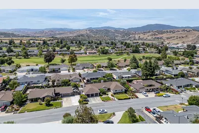 747 Ridgemark Dr, Hollister, CA 95023 - Photo 71