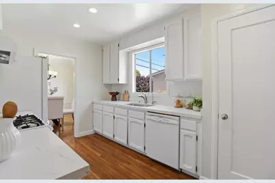 28 Alameda De Las Pulgas, Redwood City, CA 94062 - Photo 11