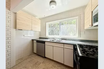 652 Rockaway Beach Ave, Pacifica, CA 94044 - Photo 9