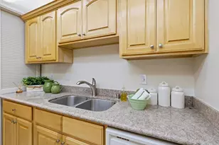 1945 Mount Vernon Ct 4, Mountain View, CA 94040 - Photo 13