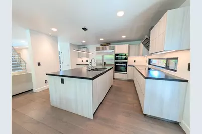 3281 Valley Square Ln, San Jose, CA 95117 - Photo 17