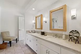 11881 Francemont Dr, Los Altos Hills, CA 94022 - Photo 43