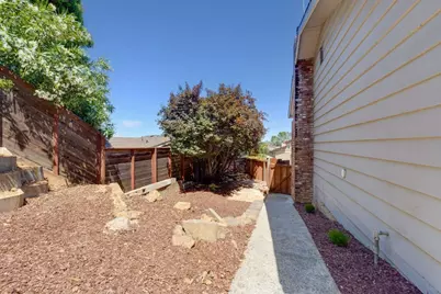 8 Laurel Ct, Belmont, CA 94002 - Photo 37