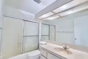 150 Checkers Dr, San Jose, CA 95116 - Photo 25