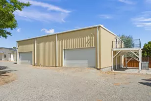 2045 Jefferson Dr, Gilroy, CA 95020 - Photo 17