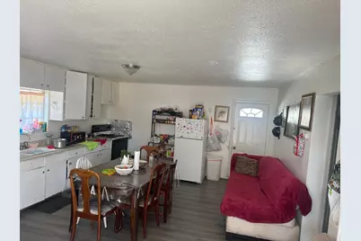 1900 Kenneth St, Modesto, CA 95351 - Photo 5