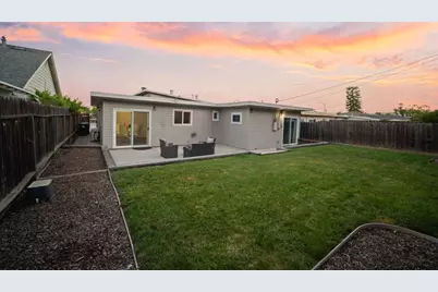 1425 Royal Ave, San Mateo, CA 94401 - Photo 23
